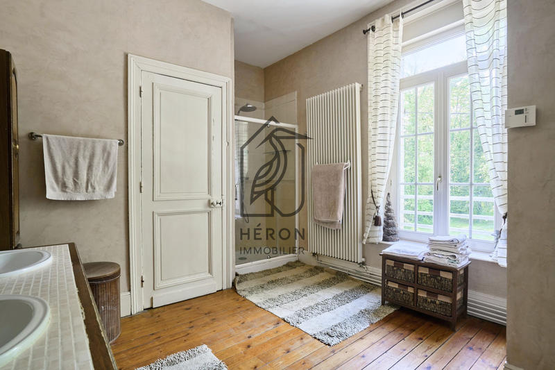 Château - 274 m² - 9 pièces