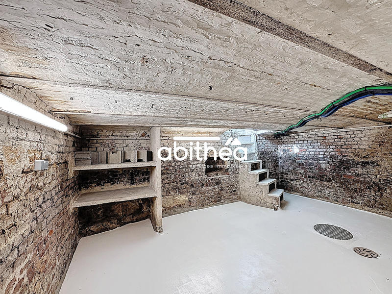 Maison - 223 m² - 8 pièces