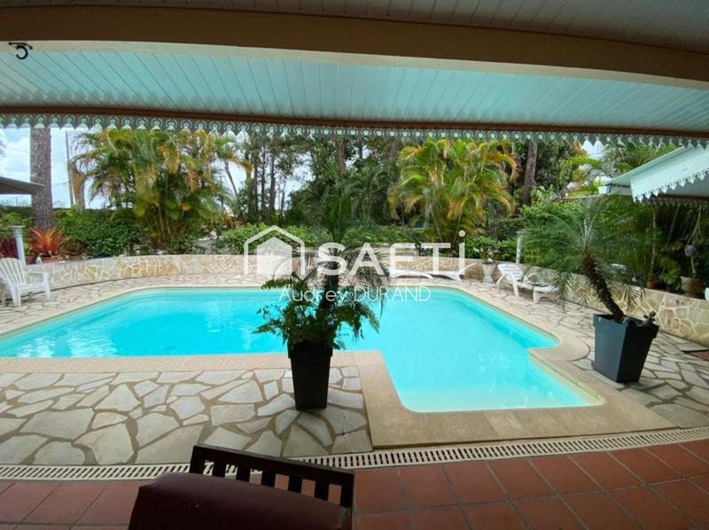 Maison - 211 m² - 5 pièces