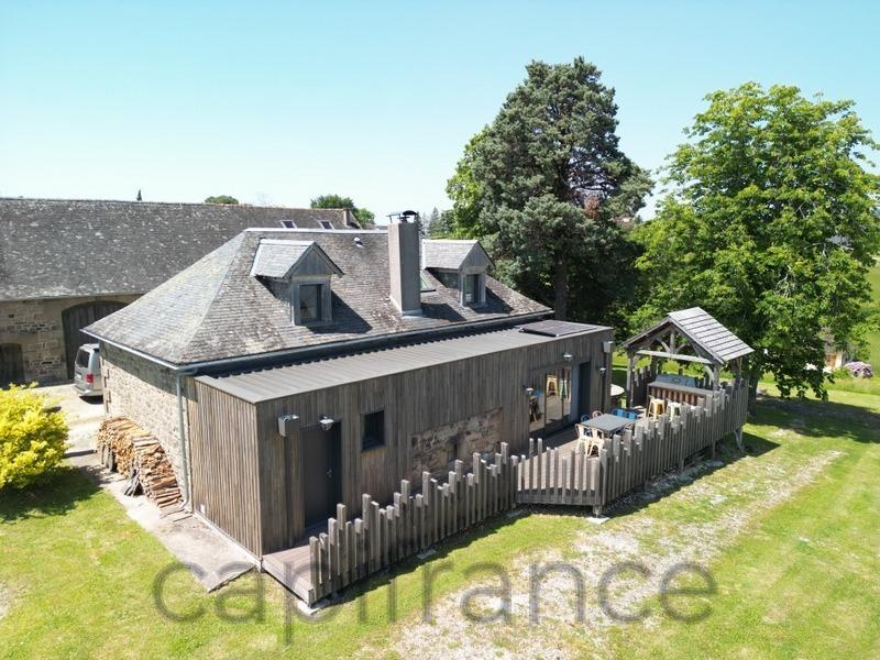 Propriété - 220 m² - 10 pièces