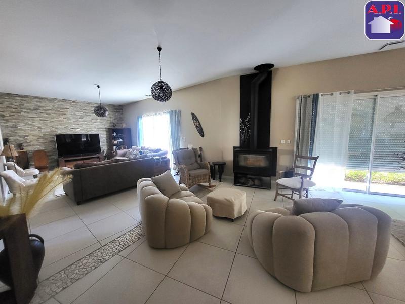 Maison - 239 m² - 7 pièces