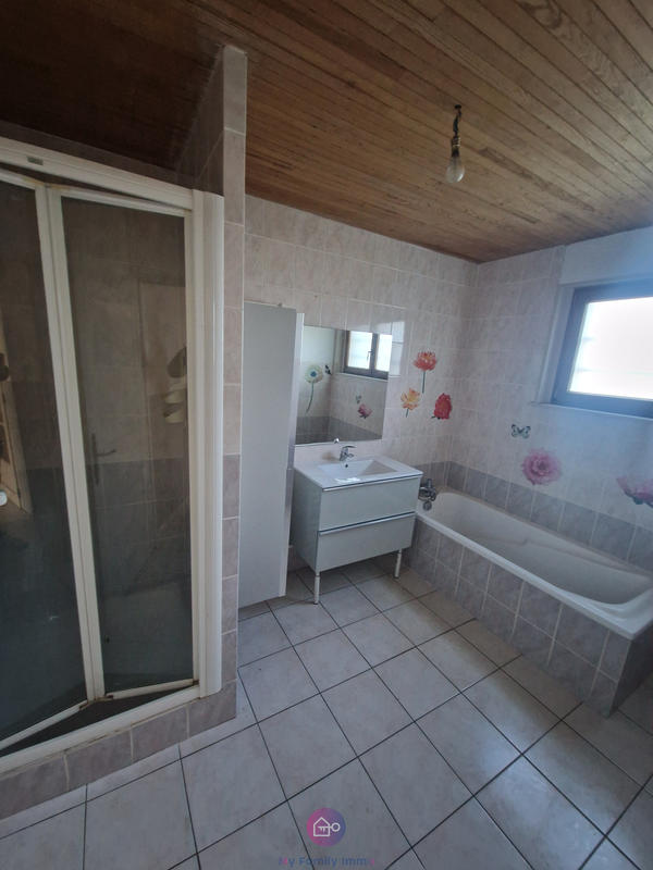 Propriété - 124 m² - 6 pièces