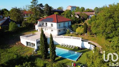 Maison - 282 m² - 8 pièces