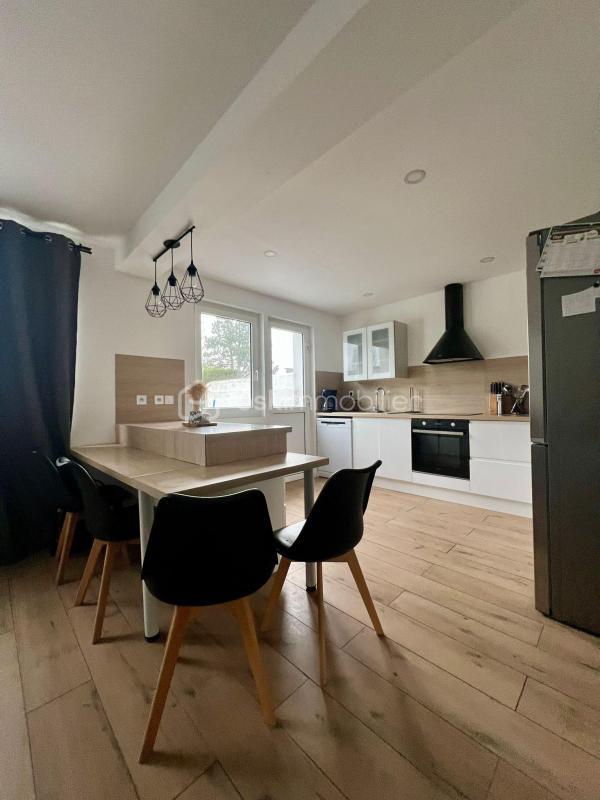 Maison - 87 m² - 5 pièces