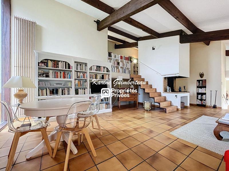 Villa - 213 m² - 6 pièces