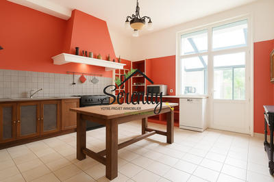 Maison - 243 m² - 8 pièces