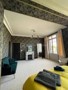 Maison de maîtres - 480 m² - 9 pièces