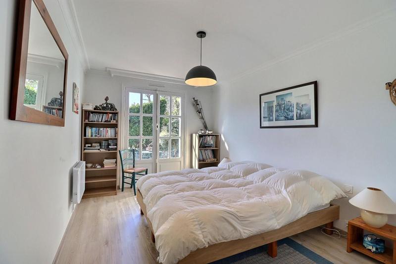 Demeure - 252 m² - 8 pièces