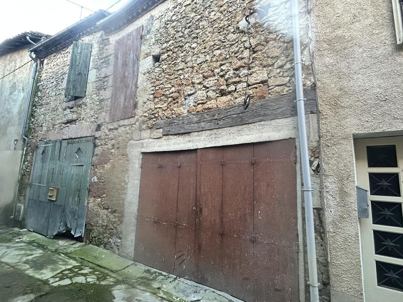 Parking / Garage - 60 m²