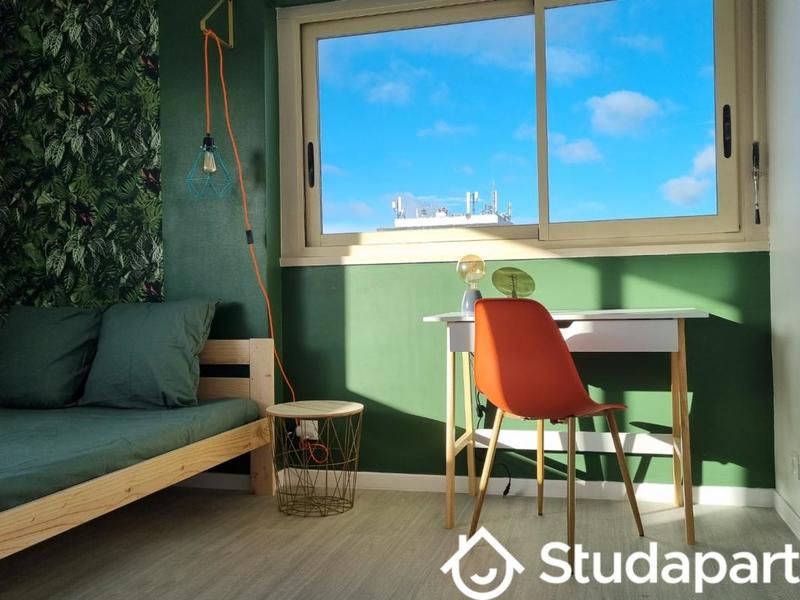 Chambre - 10 m² - 1 pièce