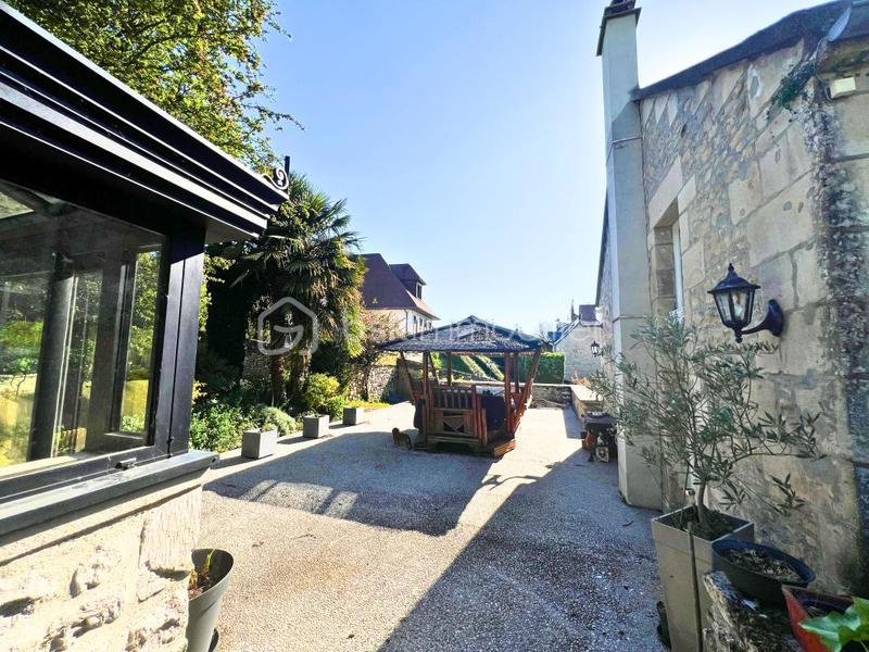 Propriété - 270 m² - 11 pièces