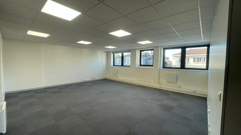 Bureau - 204 m²