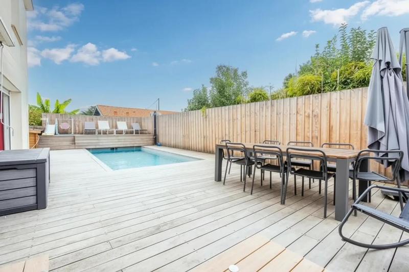 Maison - 232 m² - 8 pièces