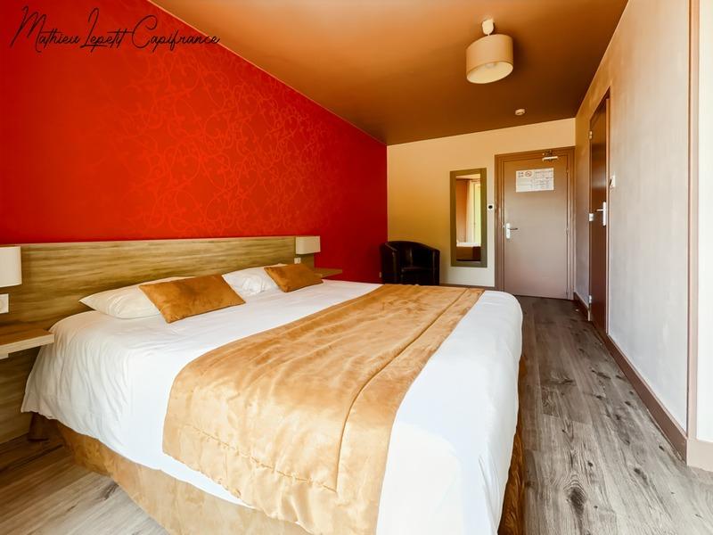 Maison en pierre - 550 m² - 14 pièces