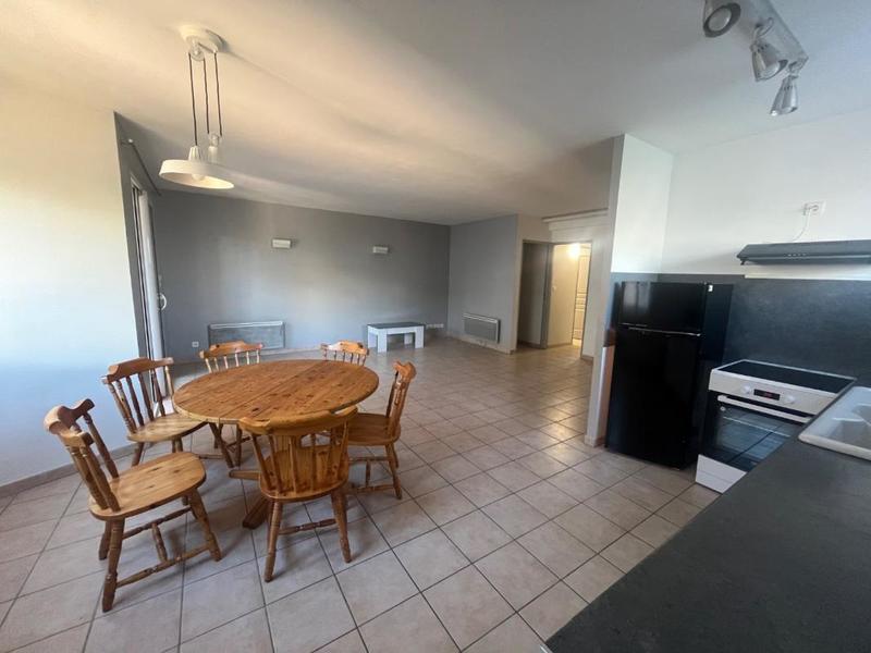 Appartement - 80 m² - 3 pièces