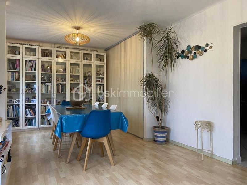 Maison traditionnelle - 190 m² - 7 pièces