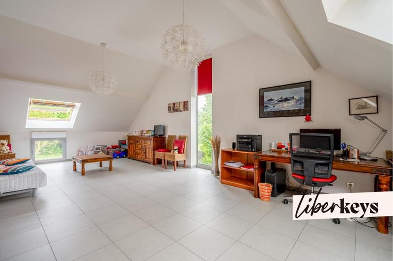 Maison - 210 m² - 7 pièces