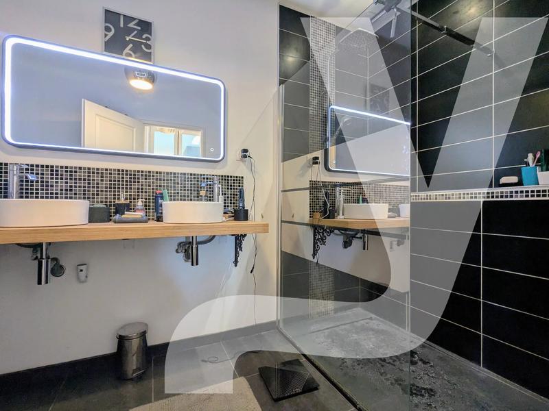 Maison - 144 m² - 7 pièces