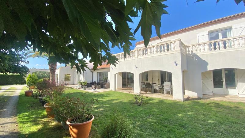 Villa - 208 m² - 6 pièces