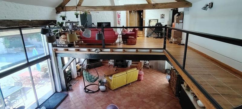Maison - 230 m² - 5 pièces
