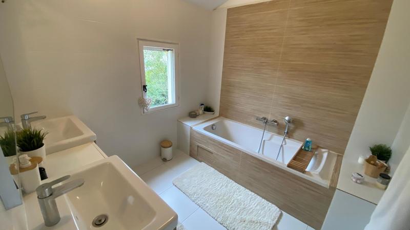 Villa - 155 m² - 6 pièces