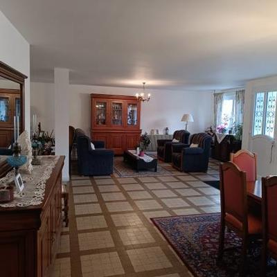 Maison - 252 m² - 9 pièces