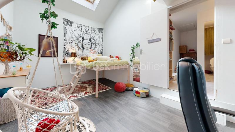 Maison - 218 m² - 9 pièces