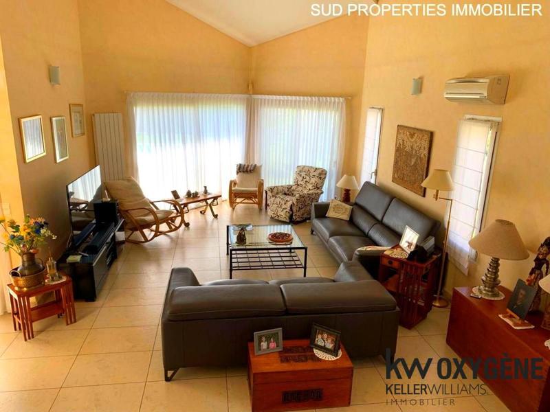 Maison - 216 m² - 6 pièces