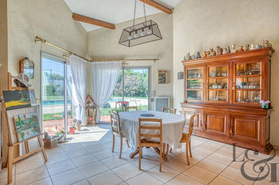 Maison - 220 m² - 9 pièces