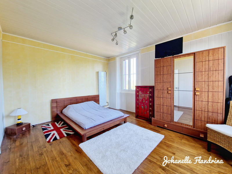 Maison - 420 m² - 8 pièces