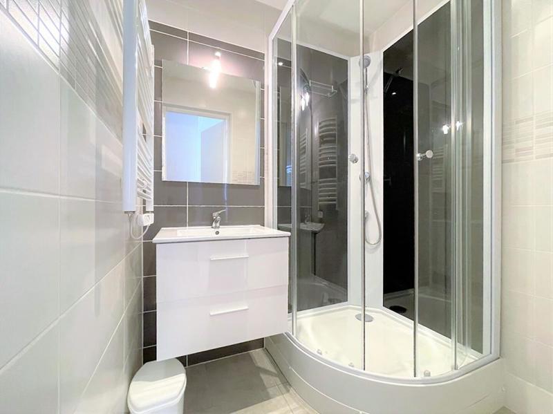 Appartement - 10 m² - 6 pièces