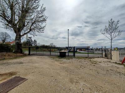 Hangar - 150 m² - 1 pièce