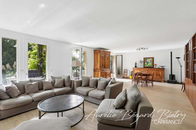 Maison - 181 m² - 8 pièces