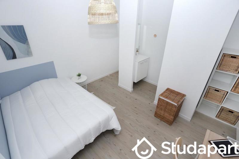 Chambre - 13 m² - 1 pièce