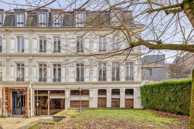 Appartement ancien - 116 m² - 5 pièces