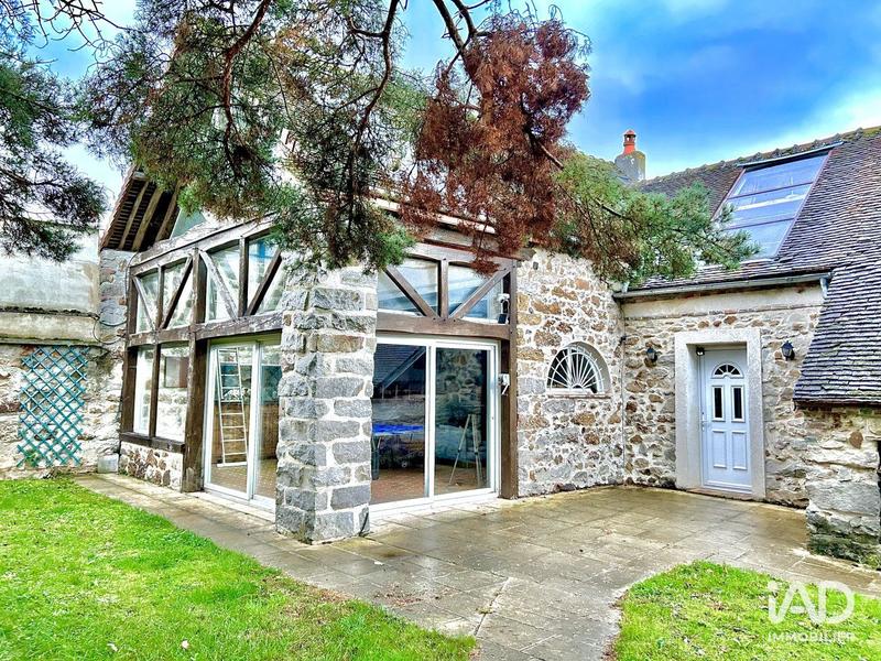 Maison - 210 m² - 7 pièces