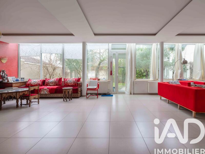 Maison de maîtres - 230 m² - 12 pièces