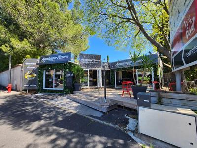 Magasins - 140 m² - 6 pièces