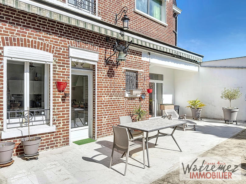 Maison - 282 m² - 11 pièces