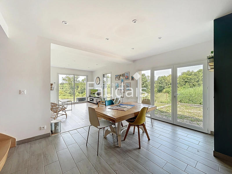 Maison - 121 m² - 6 pièces