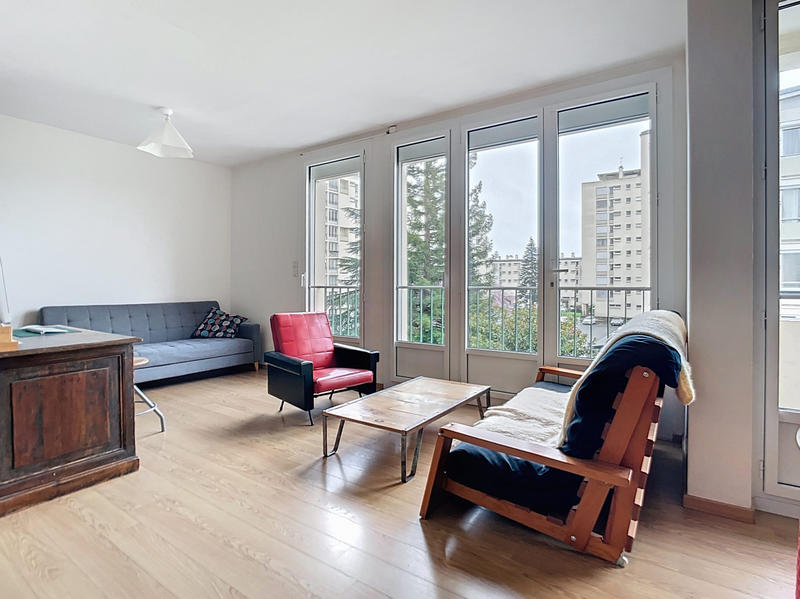 Appartement - 81 m² - 5 pièces