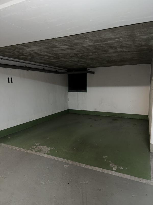 Parking / Garage - 12 m²