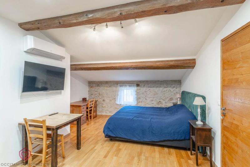 Maison de village - 305 m² - 11 pièces