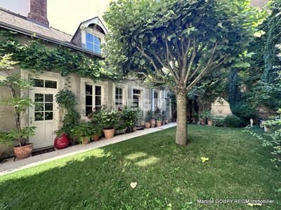 Maison - 290 m² - 11 pièces