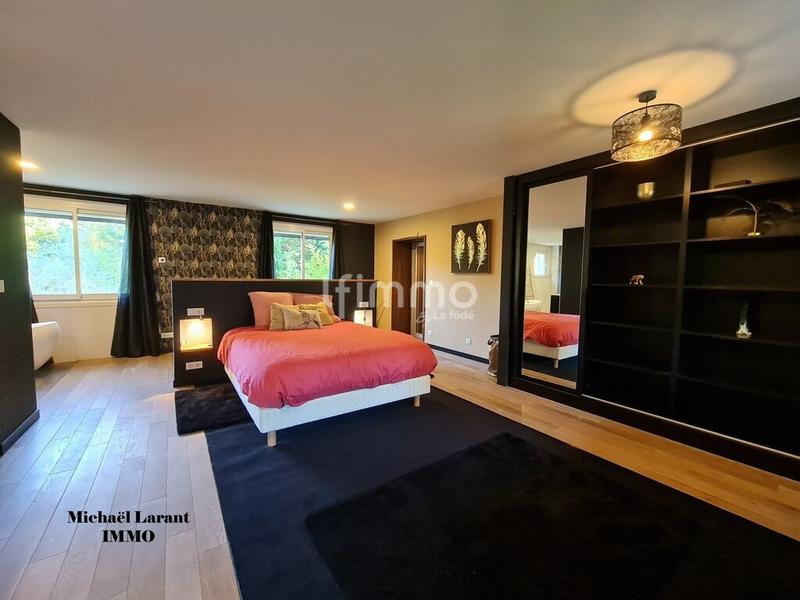 Propriété - 484 m² - 7 pièces