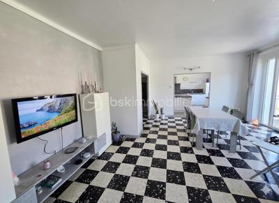 Maison de ville - 190 m² - 9 pièces