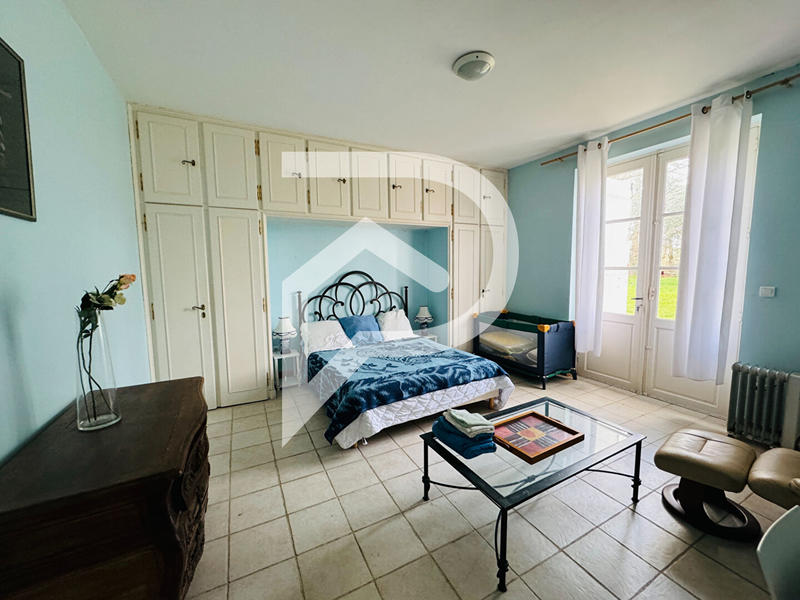 Demeure - 789 m² - 34 pièces