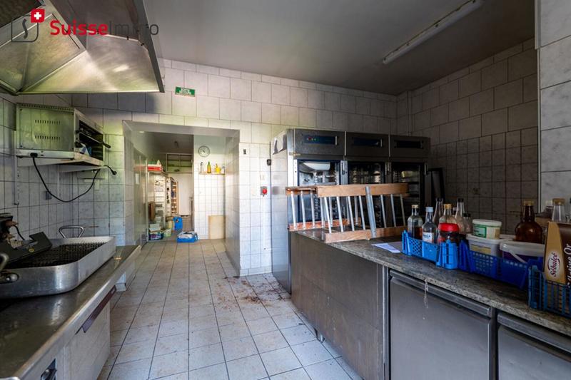 Local d'activité / Entrepôt - 191 m²