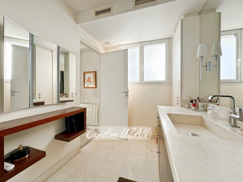 Appartement bourgeois - 174 m² - 6 pièces