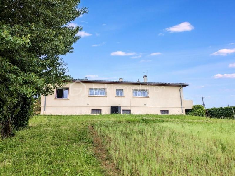 Maison traditionnelle - 117 m² - 6 pièces